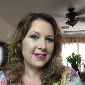 Meet your Posher, Dee